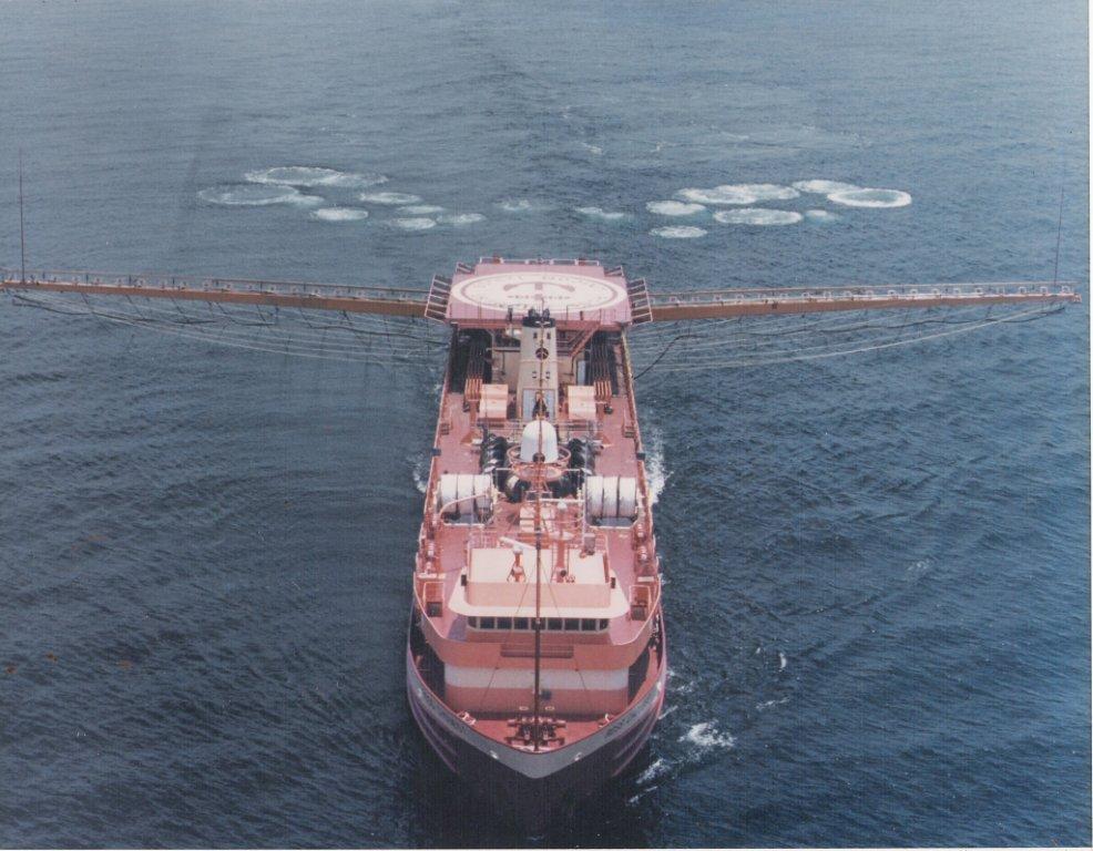 RV Ross Chouest.jpg